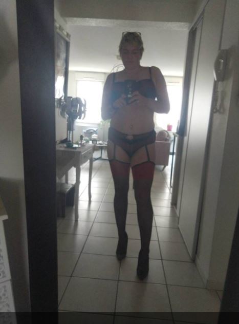 ISAKATA42, 46 ans (BORDEAUX )